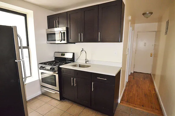 Rented by CITY SKYLINE REALTY INC | media 20