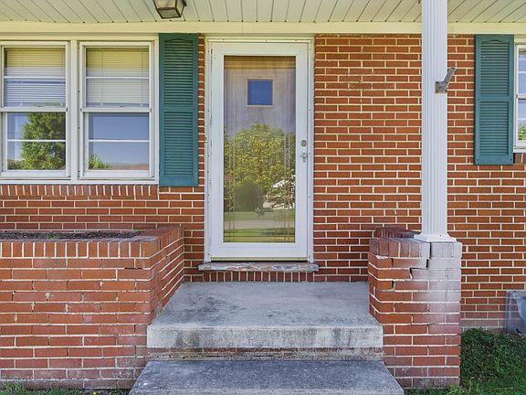 4th image of 1502 Pembroke St