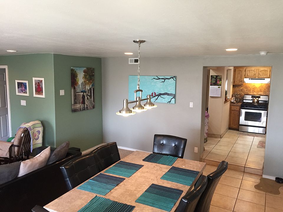 1st image of 2733 Aliso Dr NE