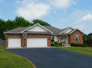 523 N Mary Lynn Ln, Nixa, MO 65714