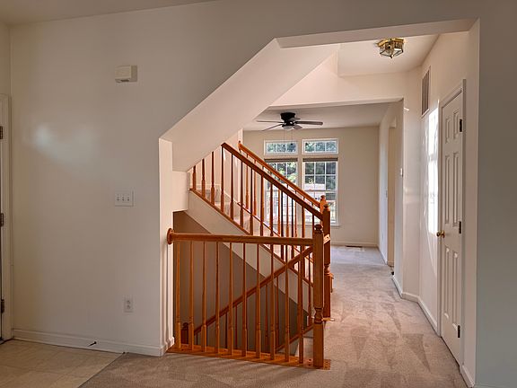 4th image of 17 S Cummings Dr