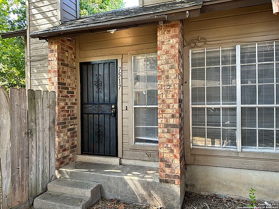 3rd image of 7517 OAK CHASE
