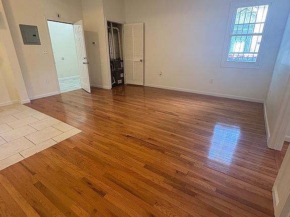 3rd image of 825-827 S 15th St #2L