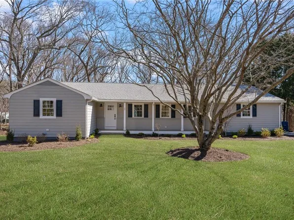 25 Crestridge Dr, East Greenwich, RI 02818