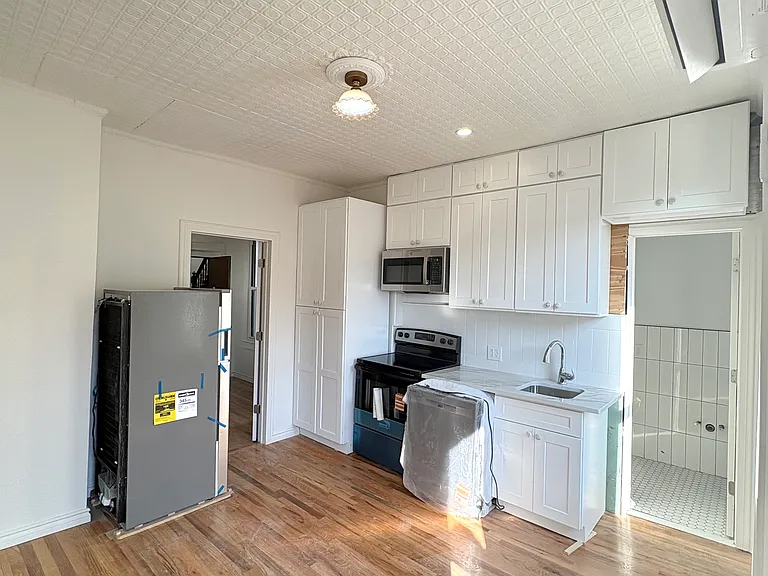 66-42 Forest Ave #3R — Photo 3