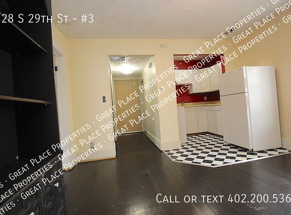 4th image of 428 S 29th St APT 3