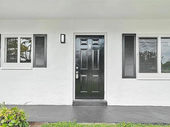 3rd image of 1901 NW 14th Ave APT B