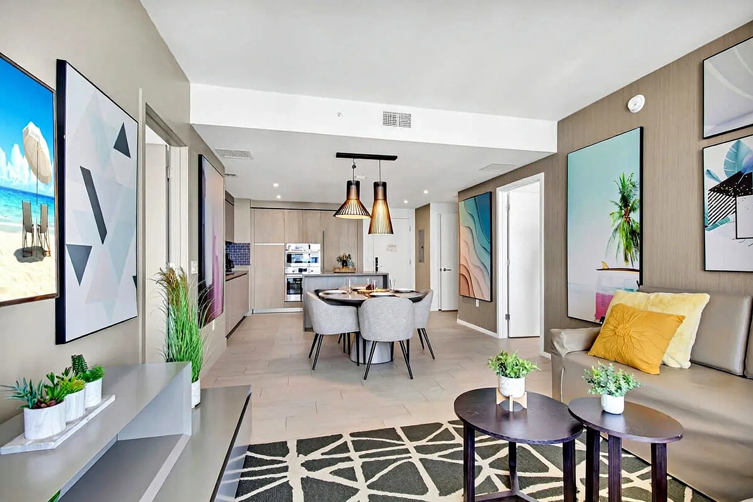 2 bed, 2.0 bath, 1097 sqft, $4,268 — Photo 4
