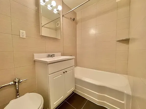 139-21 85th Drive image 3 of 6