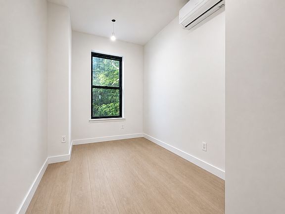 5th image of 677 Sterling Pl Floor 1
