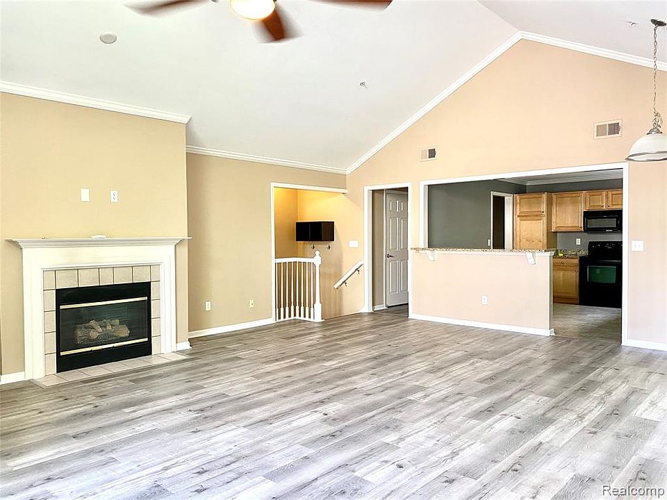 1st image of 28527 Carlton Way Dr #1