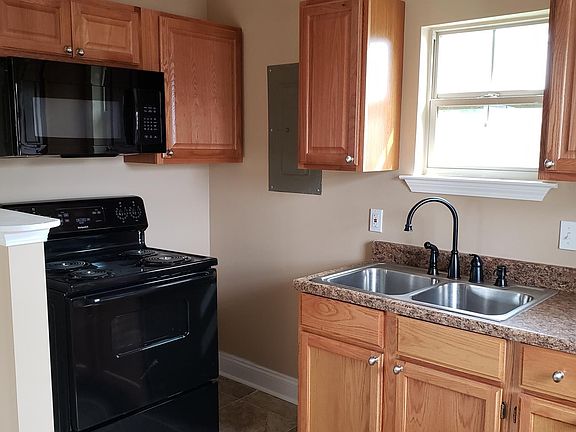 4th image of 119 I St APT A