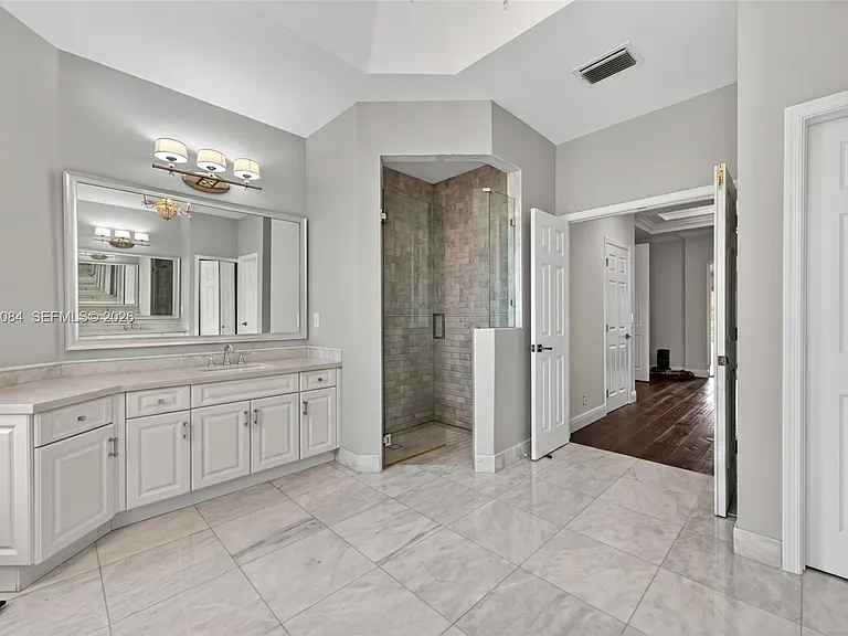 2538 Montclaire Ct — Photo 14