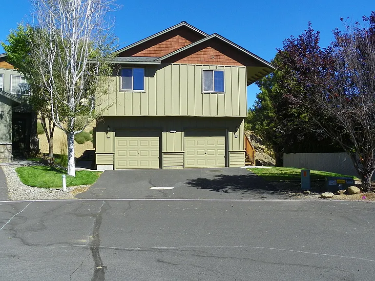 1431 NE Lucinda Ct — Photo 14