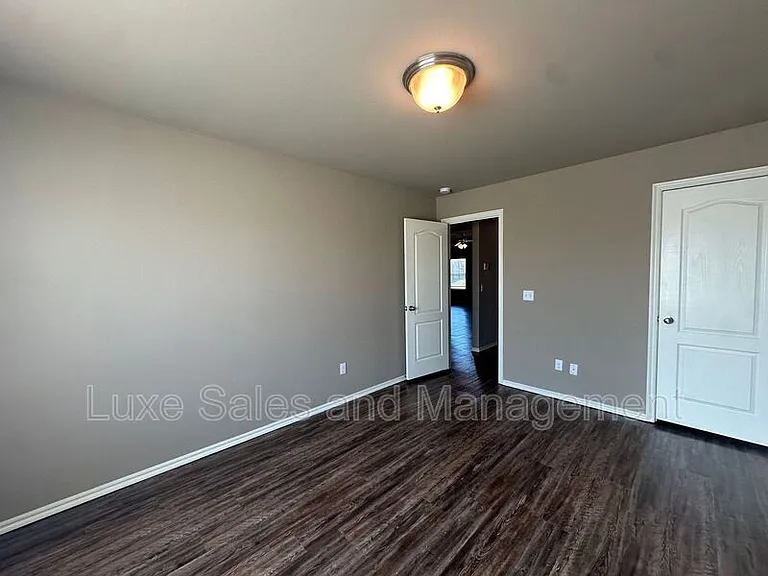 8517 SW 50th St — Photo 16