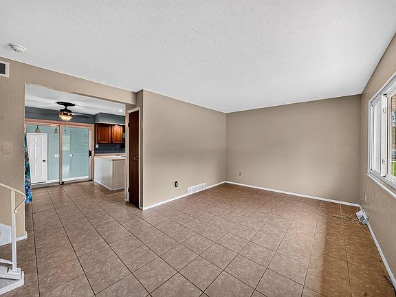 4th image of 51444 Kenilworth Rd