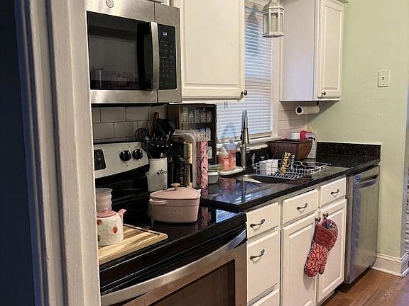 4th image of 2725 Alanmede Rd