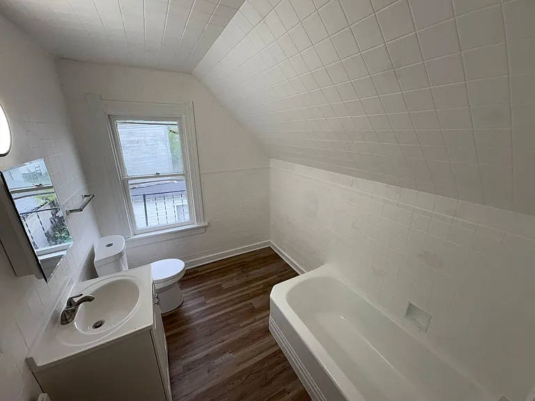 716 Clark St — Photo 8