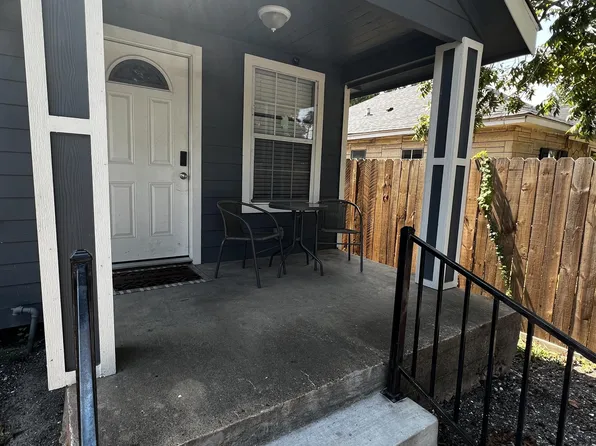 306 E 38th St, Houston, TX 77018