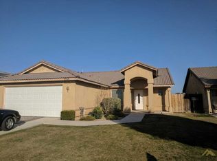3550 Crescent Meadow Dr, Bakersfield, CA 93308