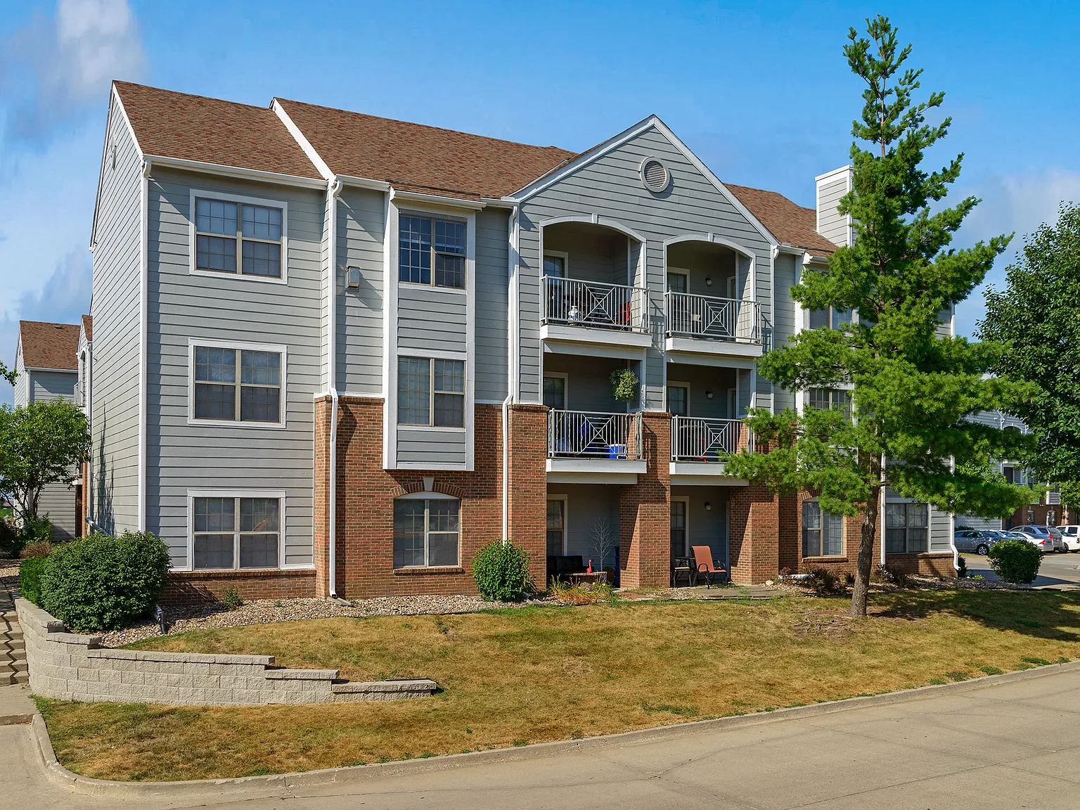 High Pointe — Photo 3
