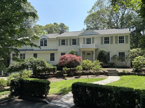 9 Oakwood Drive W, Lloyd Harbor, NY 11743