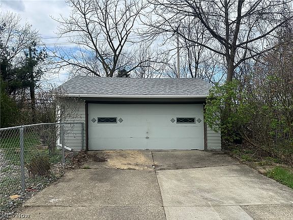 5th image of 5040 E 88th St