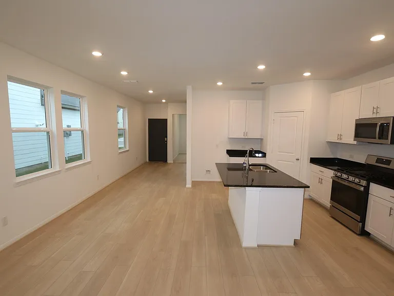 2714 Hollow Alpine Way — Photo 4