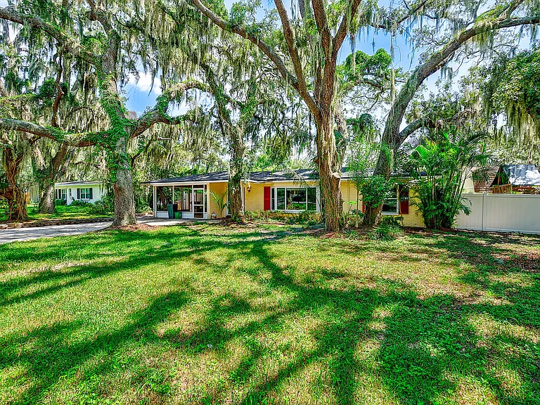 303 Saint Augustine Ave — Photo 36