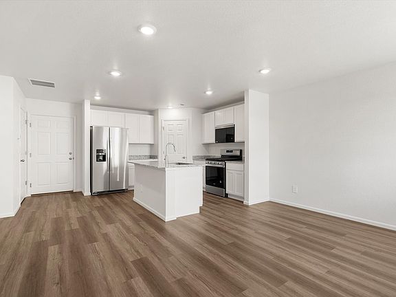 Welcome to the Loveland floorplan.