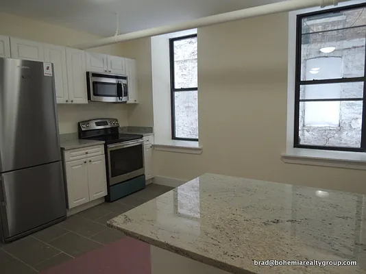 Rented by Bohemia Realty Group | media 19