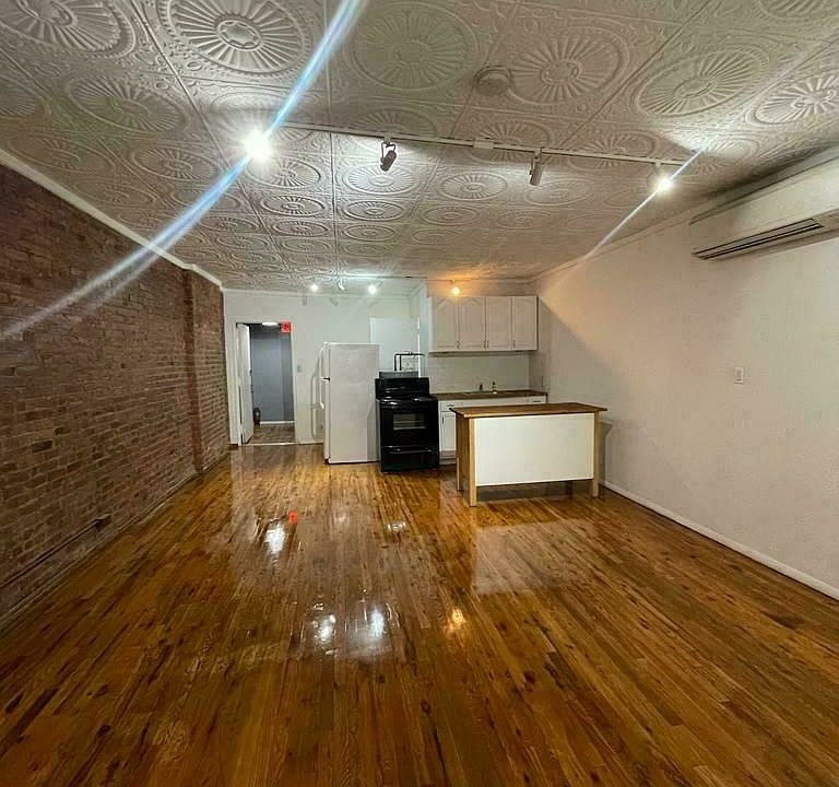 1st image of 21 Orchard St #3C