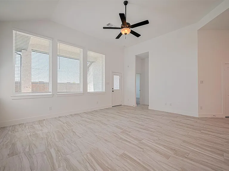 3328 Voda Bend Dr — Photo 12