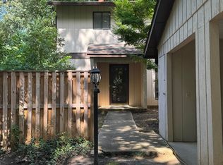 3952 Wendy Ln, Raleigh, NC 27606