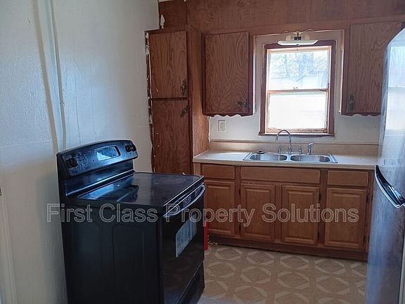 2nd image of 1701 NE 34th St