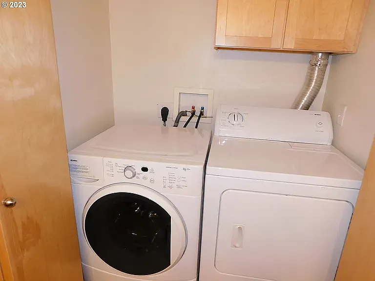 3 bed, 1470 sqft, $2,400 — Photo 1