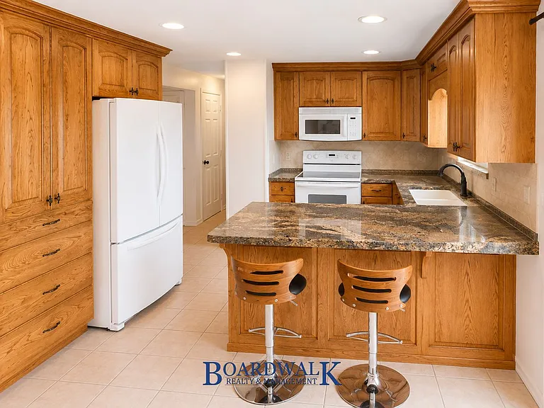 3303 W Hector Dr — Photo 10