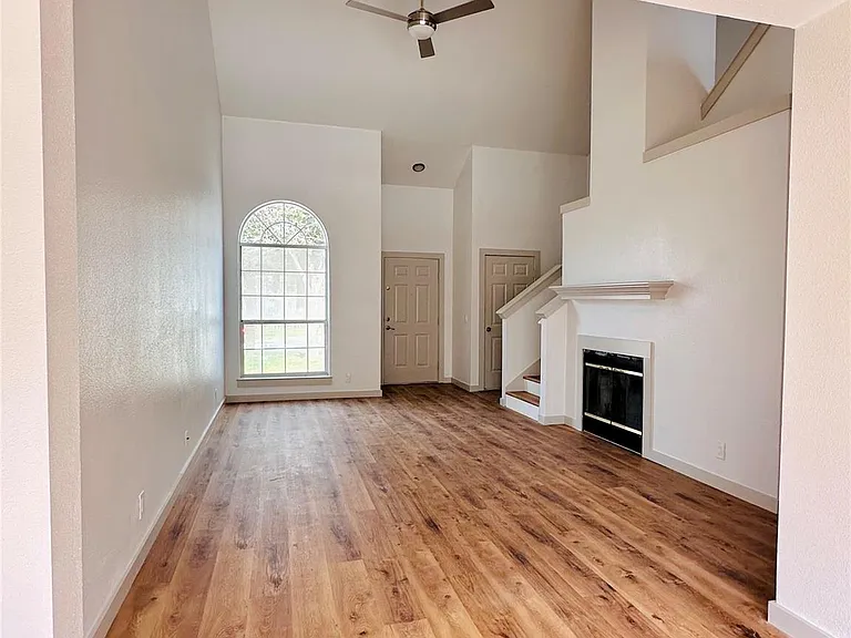 109 High Point Blvd — Photo 3