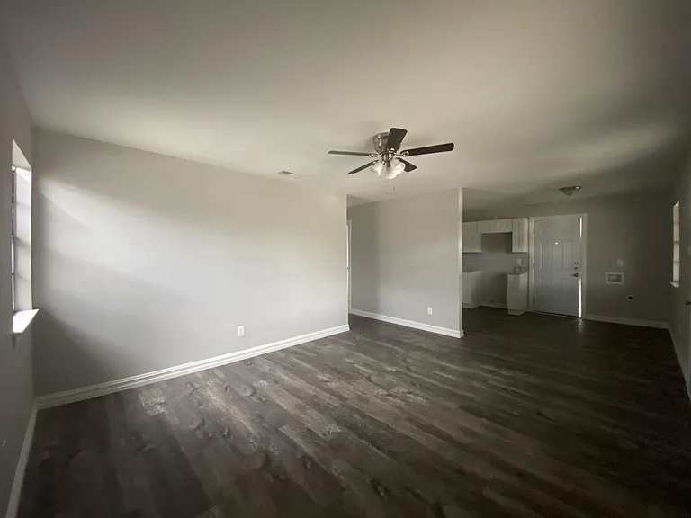 1124 F Ave — Photo 8