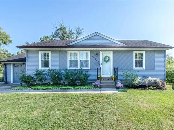 10804 Three Court Dr, Saint Louis, MO 63123