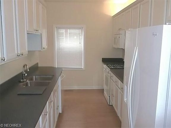 3rd image of 2126 Quail St