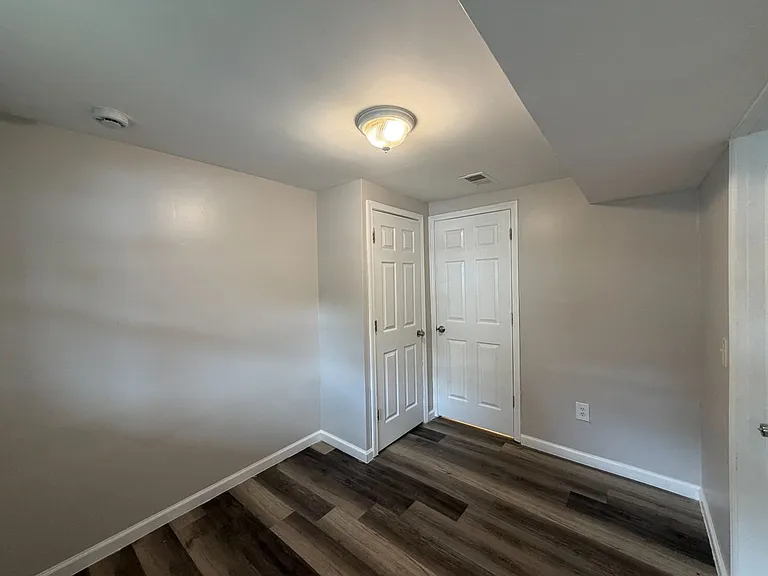 12 Borden Ave — Photo 8
