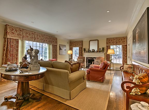 3rd image of 850 W 55th St