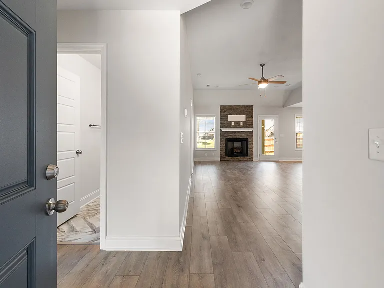 1402 Dan Brown Dr — Photo 8