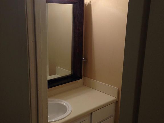 4th image of 1120 E Lee Blvd APT 133