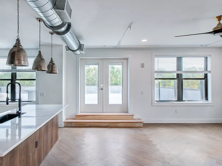 408 W University Ave #302 — Photo 11
