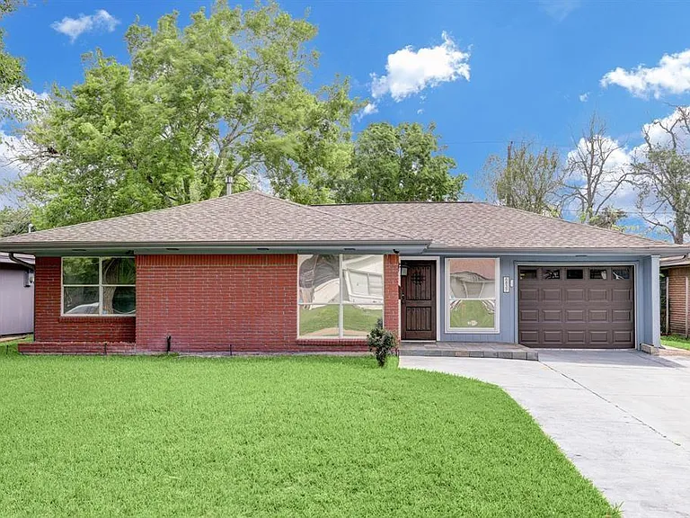 6837 Concho St — Photo 1