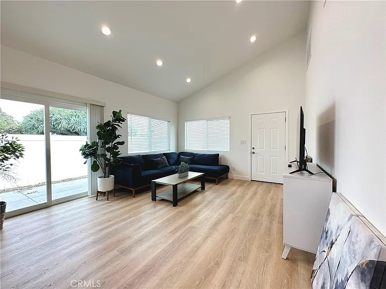 2418 Thorn Pl #A — Photo 5