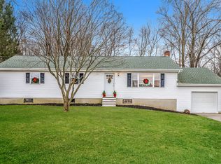 11 Stonecastle Rd, New Milford, CT 06776
