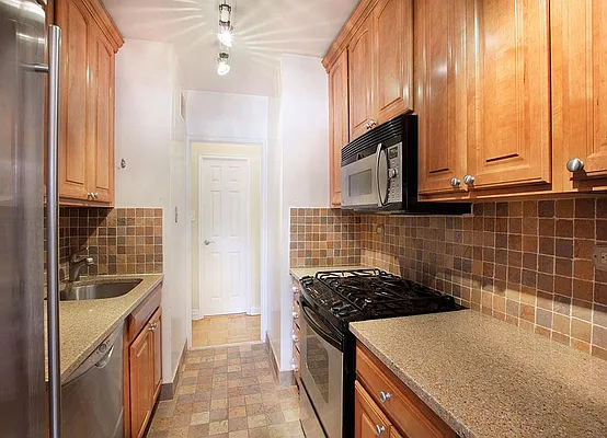 Sold by Warburg | media 7